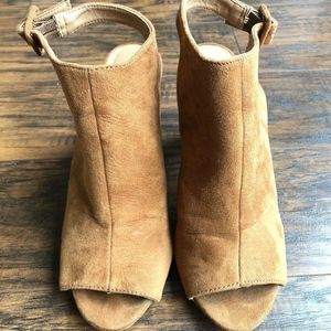 Women's MADDEN GIRL Beckkie Chestnut Heels SZ 7